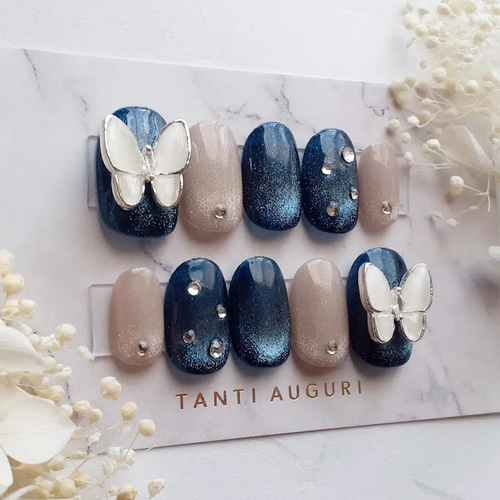 サイズオーダー】白い蝶々のネイビー×ホワイトマグネットネイルチップ