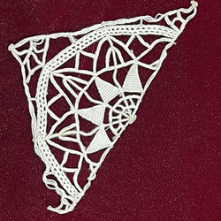 イタリア製 アンティーク レティセラレース 三角形 2枚（No.8097） 2枚目の画像