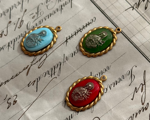 141 レジンカボション✖︎ブラックドロップ型ドイツ製ヴィンテージ 141 レジンカボション✖︎ブラックドロップ型ドイツ製ヴィンテージ 50s