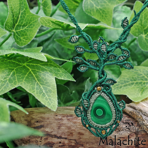 神と同じ名を持つ魔石・孔雀石『マラカイト』生命の樹マクラメ編トップ