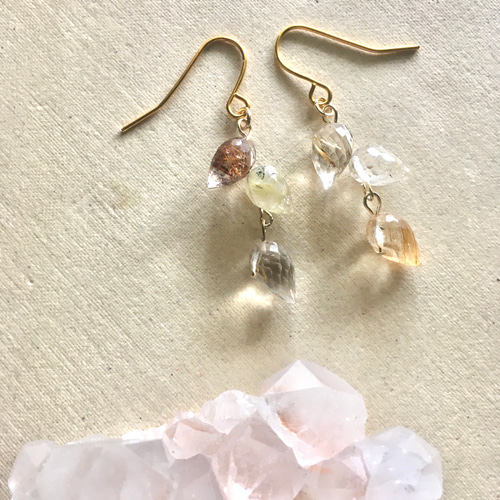 ゴールドルチルクォーツ の つぼみピアス☆ イヤリング 天然石 ルチル