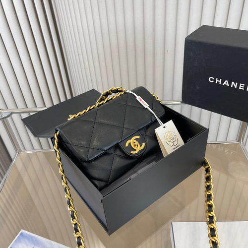 CHANEL アート風キャンバスショルダーバッグ 67299af501debc2b4a769da0434922