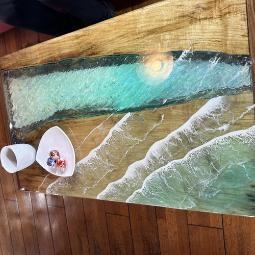 ウッドリバーテーブル タイトプールと波紋 エメラルドブルーの海