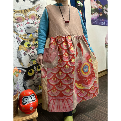 鯉のぼり(木綿)と無地木綿柿渋染めジャンバースカート 古布 鯉のぼり(木綿)と無地木綿柿渋染めジャンバースカート 古布