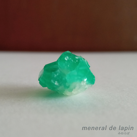 エメラルド原石 10.01カラット 天然石 mineral de lapin 通販 15520818