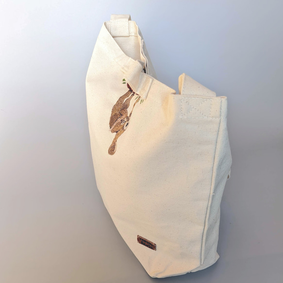 ナマケモノ親子の刺繍ショルダートートバッグ 6枚目の画像