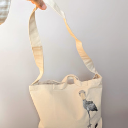 ハシビロコウの刺繍ショルダートートバッグ 4枚目の画像