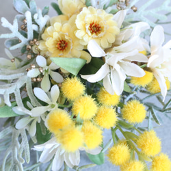 花束みたいなコサージュ　黄色いミモザ　ブートニアタイプ 10枚目の画像