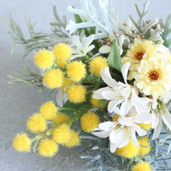 花束みたいなコサージュ　黄色いミモザ　ブートニアタイプ 11枚目の画像