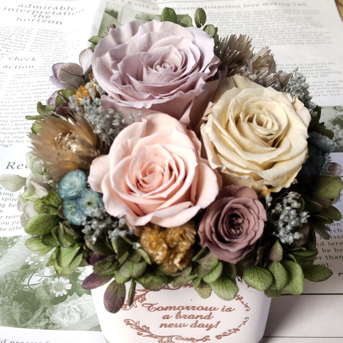アンティーク くすみピンク ロココ フラワーアレンジメント なな
