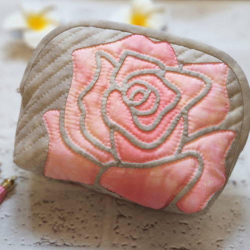 大きめ♪︎バラのステンドグラスキルトのポーチ＊キャシー中島  