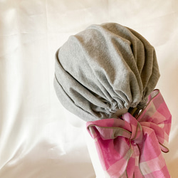❤︎春の新作　ターバン風　ケアキャップ　杢グレー✖️ピンク系チェック　ソフト　ケア帽子　医療用帽子　母の日プレゼント 3枚目の画像