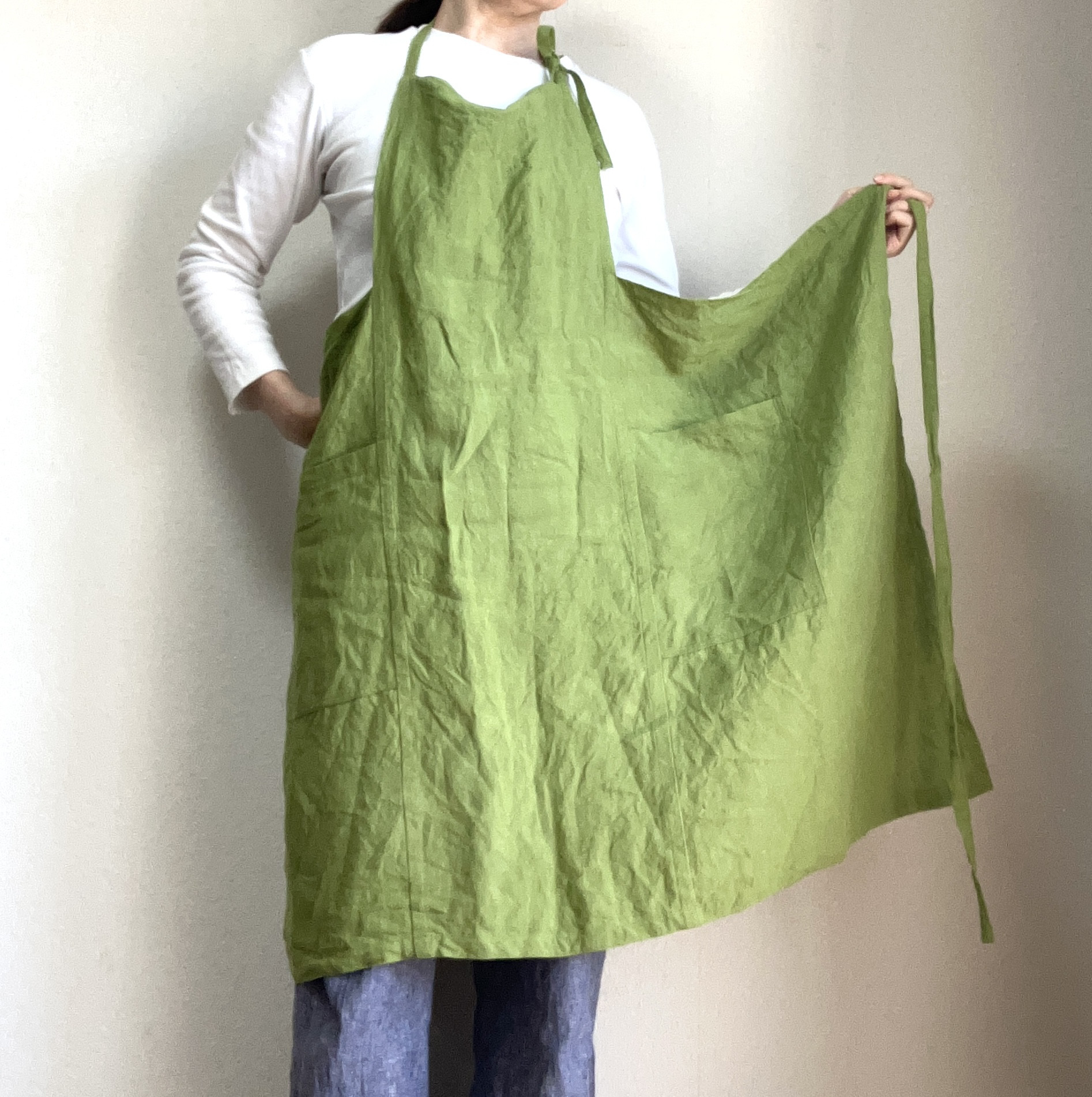 ベルギーリネンの魅力を纏う - ワークエプロン　ベルギーリネン２５番手　ブライトグリーン