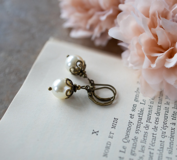 古典風格耳環，乳白色水晶珍珠耳環 第2張的照片