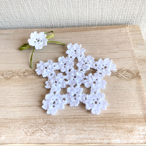手編み　白く輝く大島桜＊クロッシェレース♢手のひらサイズのさくらドイリー　お花見気分のインテリアディスプレイに～ 8枚目の画像