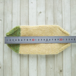 あったかウールの手編み靴下、カバー(黄色+緑)底面24×10.5cm『Creema限定』 3枚目の画像