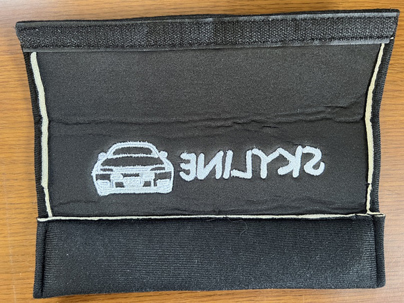 手書き風 R32　スカイライン　GTR　刺繍　シートベルトカバー　2本セット 4枚目の画像
