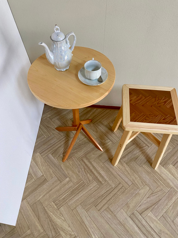 木製サイドテーブル（ヒノキ） 1枚目の画像