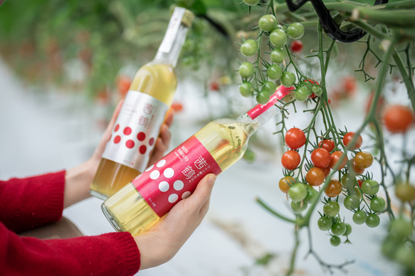 ワイン酵母仕込み茜鶴ミニトマトのお酒飲み比べ紅白セット（200ml×2本） 3枚目の画像