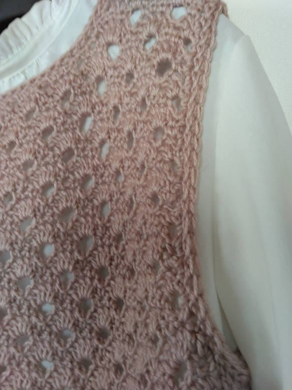 ニットベストピンク　Lサイズ　ポリエステルヤーン　手編み 4枚目の画像