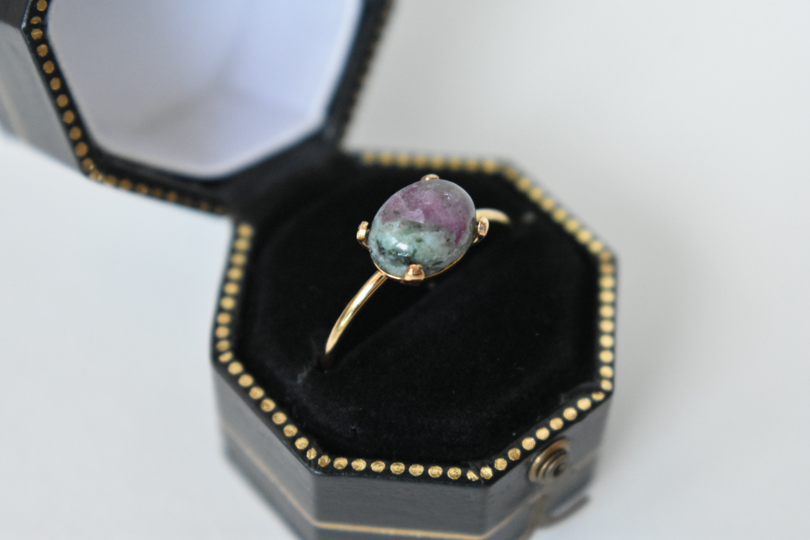 【受注生産】ルビーインゾイサイトの鎚目リング　14kgf素材