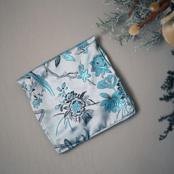 サニタリーポーチ　中国　花柄　シノワズリ柄　サックスブルー　水色　二つ折り　コンパクト　小物入れ 4枚目の画像