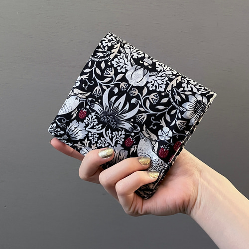 【SALE】 サニタリーポーチ ウィリアムモリス いちご泥棒 ブラック バッグ