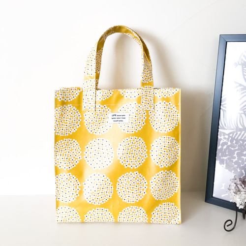 北欧 ブーケ】ラミネート の トートバッグ／A4サイズ〖マスタード