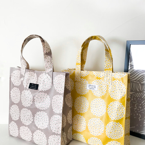 北欧 ブーケ】ラミネート の トートバッグ／A4サイズ〖マスタード