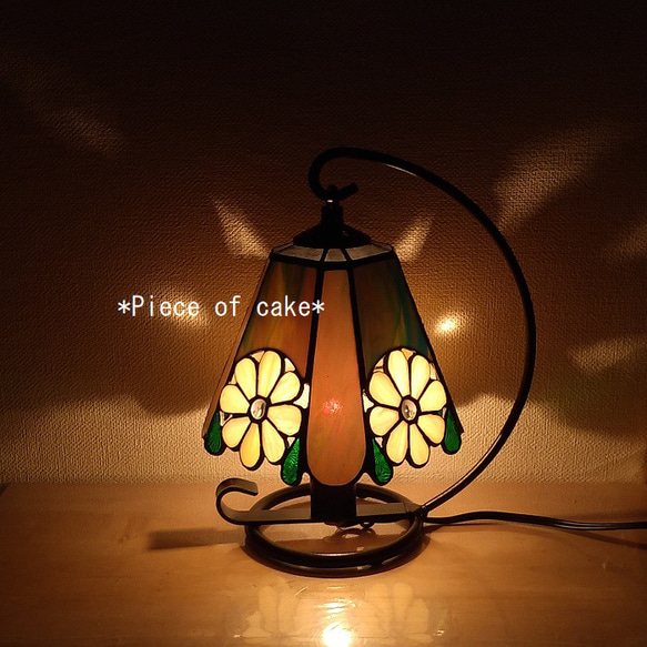 ステンドグラス花模様のランプ（4フラワー） (LP-09)＜シェイド