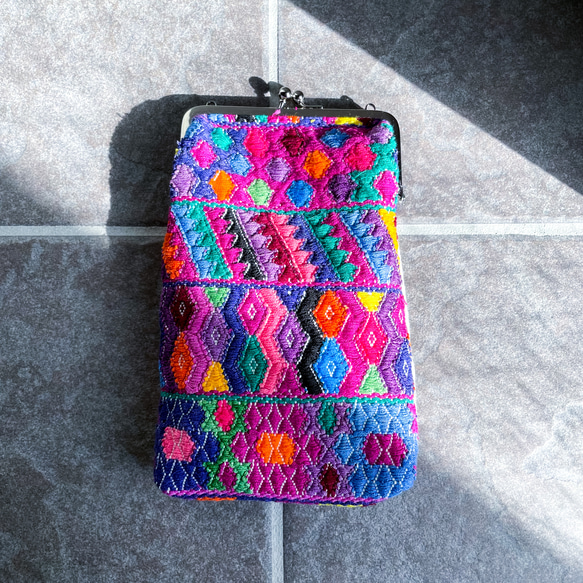 Guatemalan Huipil Mini Bag #4／グアテマラ ウィピル がま口バッグ ポシェット スマホケース 1枚目の画像