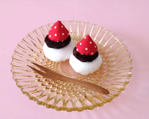 いちごねこ大福 ・ ハンドメイド ぬいぐるみ いちごねこもっちー | rabbica ONLINE STORE