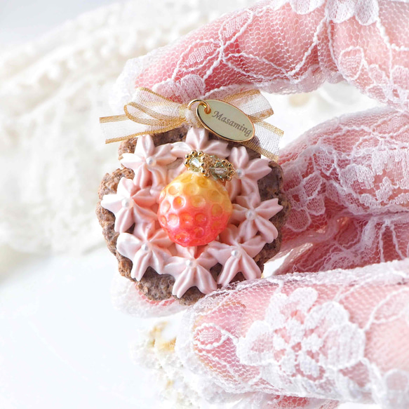 桜と苺姫のタルト 3枚目の画像