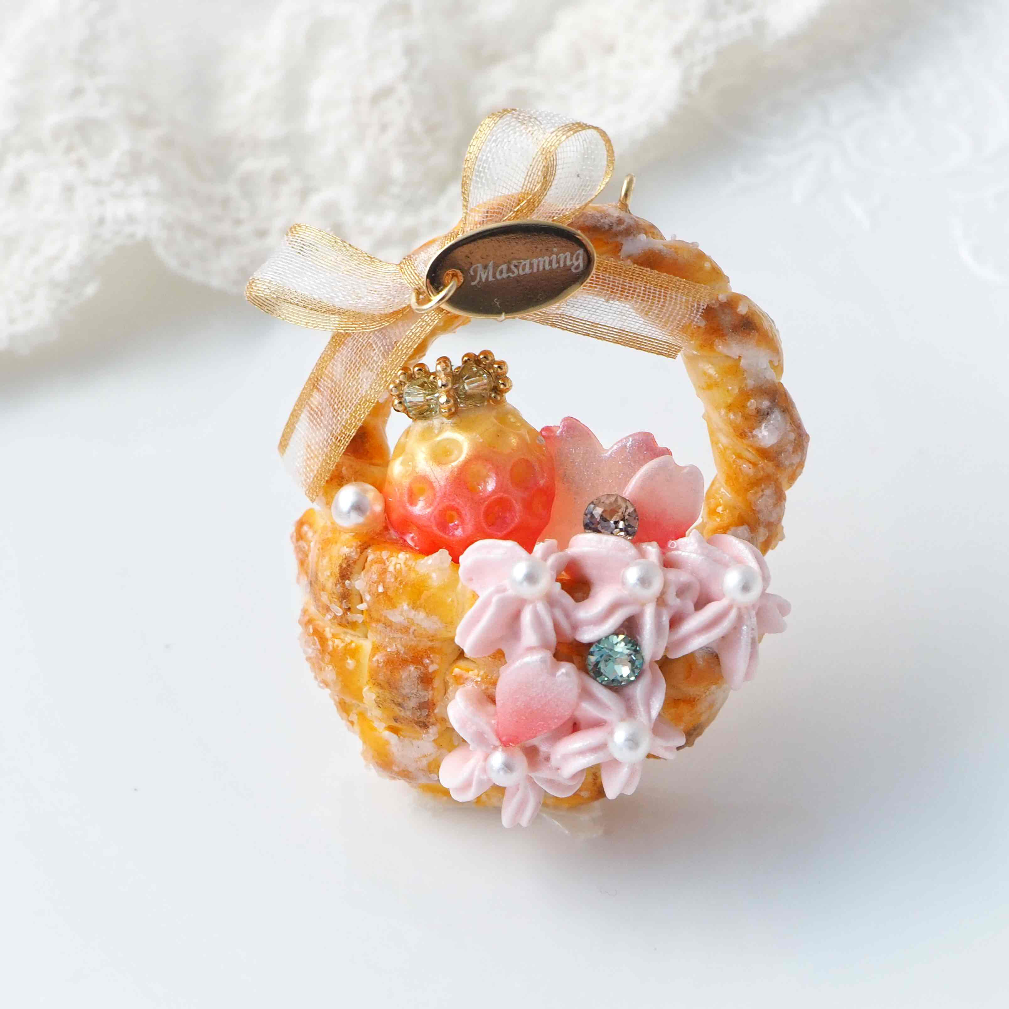 苺姫と桜の花籠パイ