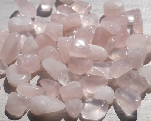 ローズクォーツ　天然石 ローズクォーツ原石416g 天然石販売 名取貴石 天然石原石