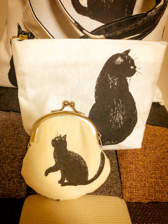 可愛い黒猫ちゃんのトートバッグ＆ポーチとガマ口財布の3点セット。 5枚目の画像