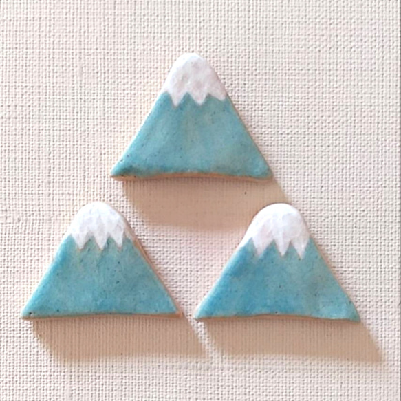 《送料無料》陶の箸置き【さんかく富士山(水色)】 3枚目の画像