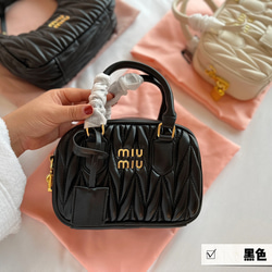 MIU MIU》 5BH229 N88 F0002 マテラセ ロゴショルダーバッグ