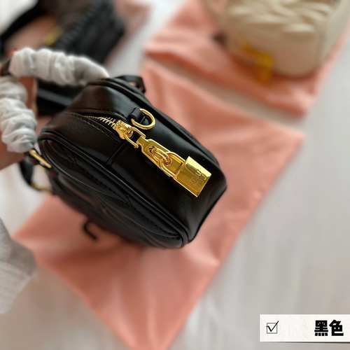 MIUMIU ショルダーバッグ ハンドバッグ miu MIUMIU ミュウミュウ ショルダーバッグ ワンダー MATELASSE