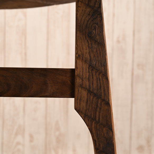 古材で作った丸テーブル　木材_天板：栗材（くり）／脚部：栗材（くり） 11枚目の画像