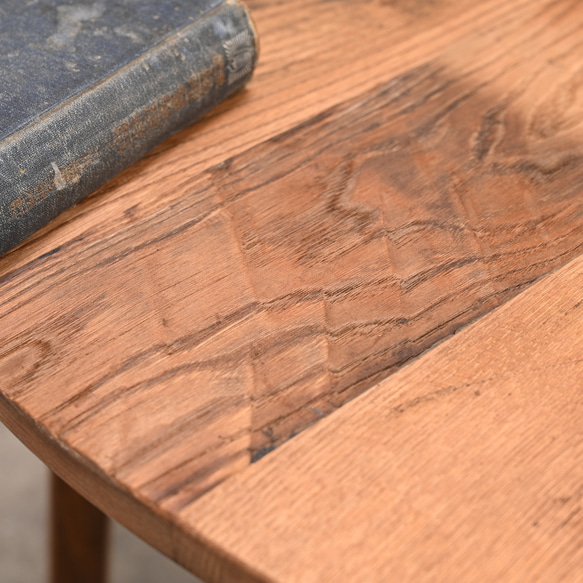 古材で作った丸テーブル　木材_天板：栗材（くり）／脚部：栗材（くり） 8枚目の画像