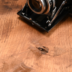 古材で作った丸テーブル　木材_天板：栗材（くり）／脚部：栗材（くり） 6枚目の画像