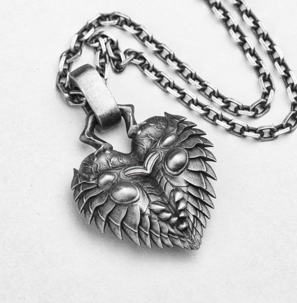スカラベペンダント、ワームハートシルバーペンダント、ハートの