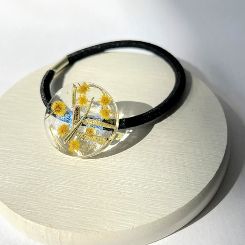 メグえもん　 レジンヘアゴム　ヘアアクセサリー　ドライフラワー ミモザとローズマリーのヘアゴム(25mm) / レジン / ドライフラワー