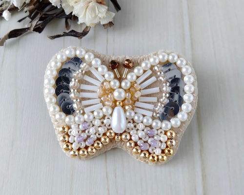 音楽家ビーズ刺繍ブローチ a4ffd1520b5c555d8cbe4df493f0ff
