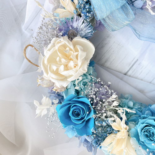晴れやかブルーのプリザーブドフラワーリース 誕生日/新築祝い/結婚