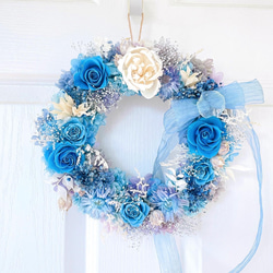 晴れやかブルーのプリザーブドフラワーリース 誕生日/新築祝い/結婚