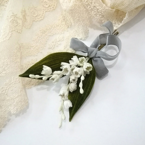 omame様 リクエスト 2点 まとめ商品　ハンドメイドコサージュ布花 布花 髪飾りにも使える2way椿のコサージュ 白 | iichi 日々の