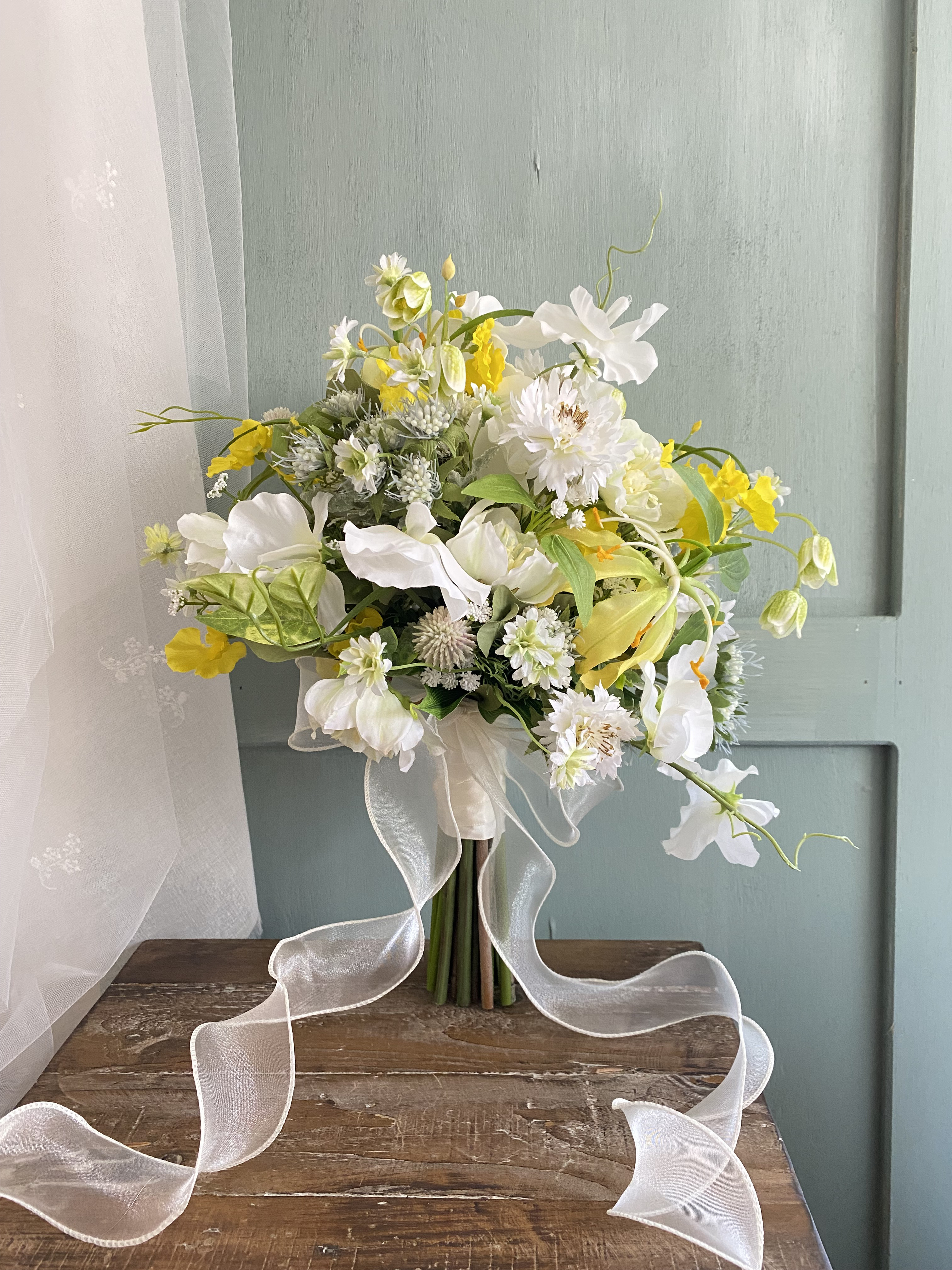 フレッシュカラーのクラッチブーケ ウェディングブーケ