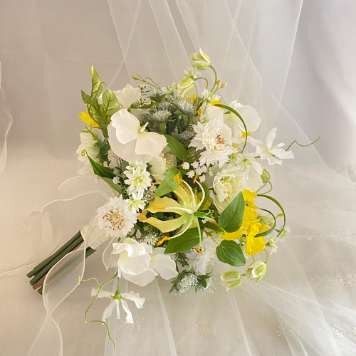フレッシュカラーのクラッチブーケ ウェディングブーケ